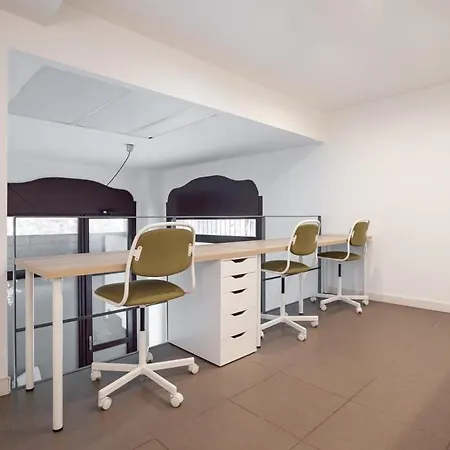 Modern And Bright 4bd Triplex In Paralel! Prázdninový dům *